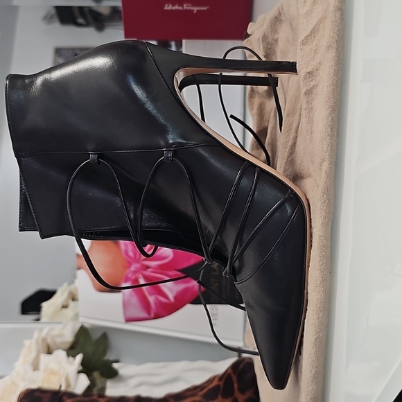 #32 Gianvito Rossi Black Leather Pointy  lace-up booties (heels) Witchy Cool - Picture 12 of 16